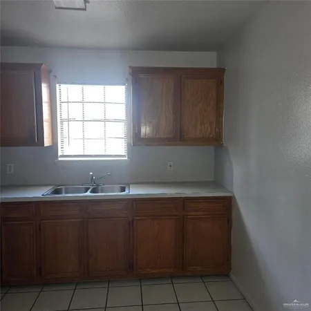 $750 | 1612 Orange Avenue, Unit 4, Weslaco, TX 78596