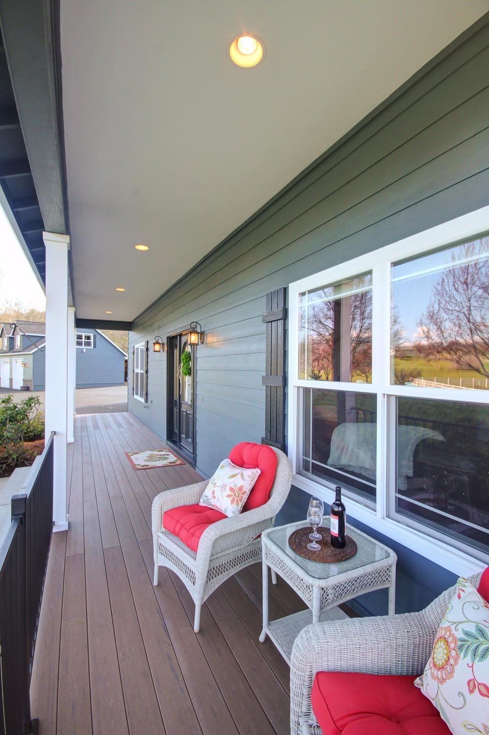 4491 Pioneer Road Medford, OR 97501 - Photo 21 of 34 Welcome home!