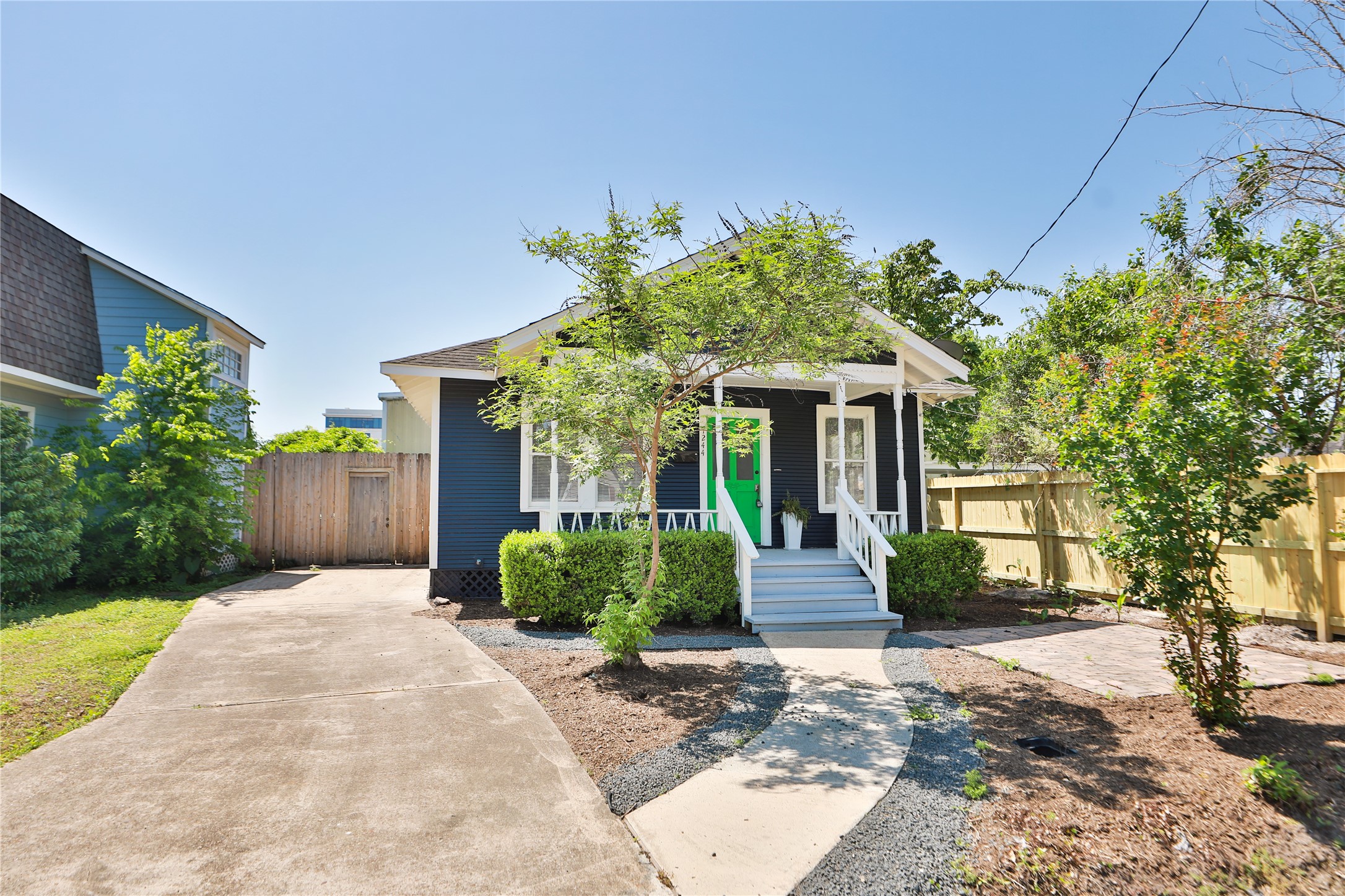 1244 West 21st Street Houston, TX 77008 - Photo 1 of 37