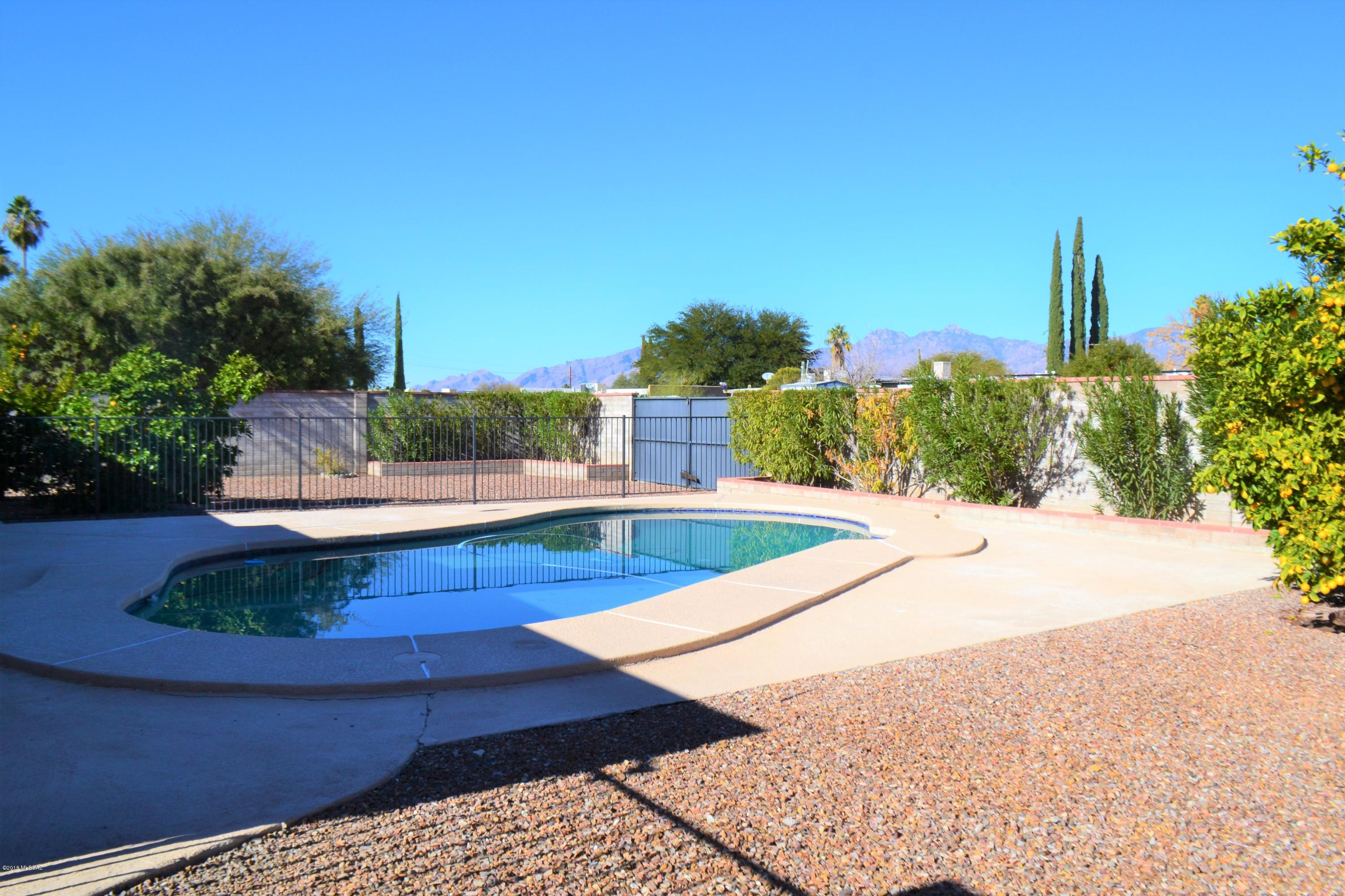 8317 East Rolling Ridge Street Tucson, AZ 85710 - Photo 2 of 35 Gallery Image 2