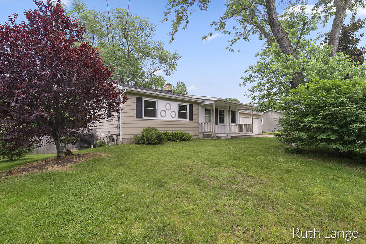 4331 Alpine Drive Dorr, MI 49323 - Photo 2 of 27 IMG_1001