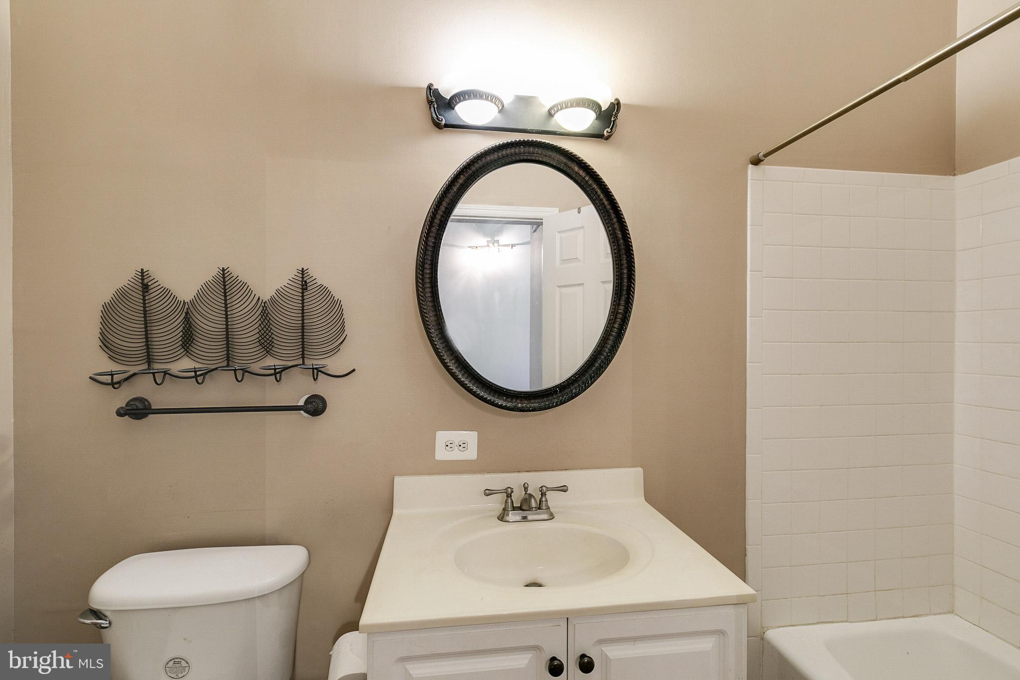 141-45 North 2nd Street, Unit 3B Philadelphia, PA 19106 - Photo 13 of 20 Full bath (tub and shower)