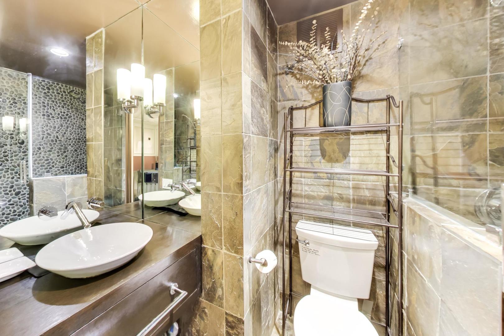 260 East Chestnut Street, Unit 801 Chicago, IL 60611 - Photo 16 of 36