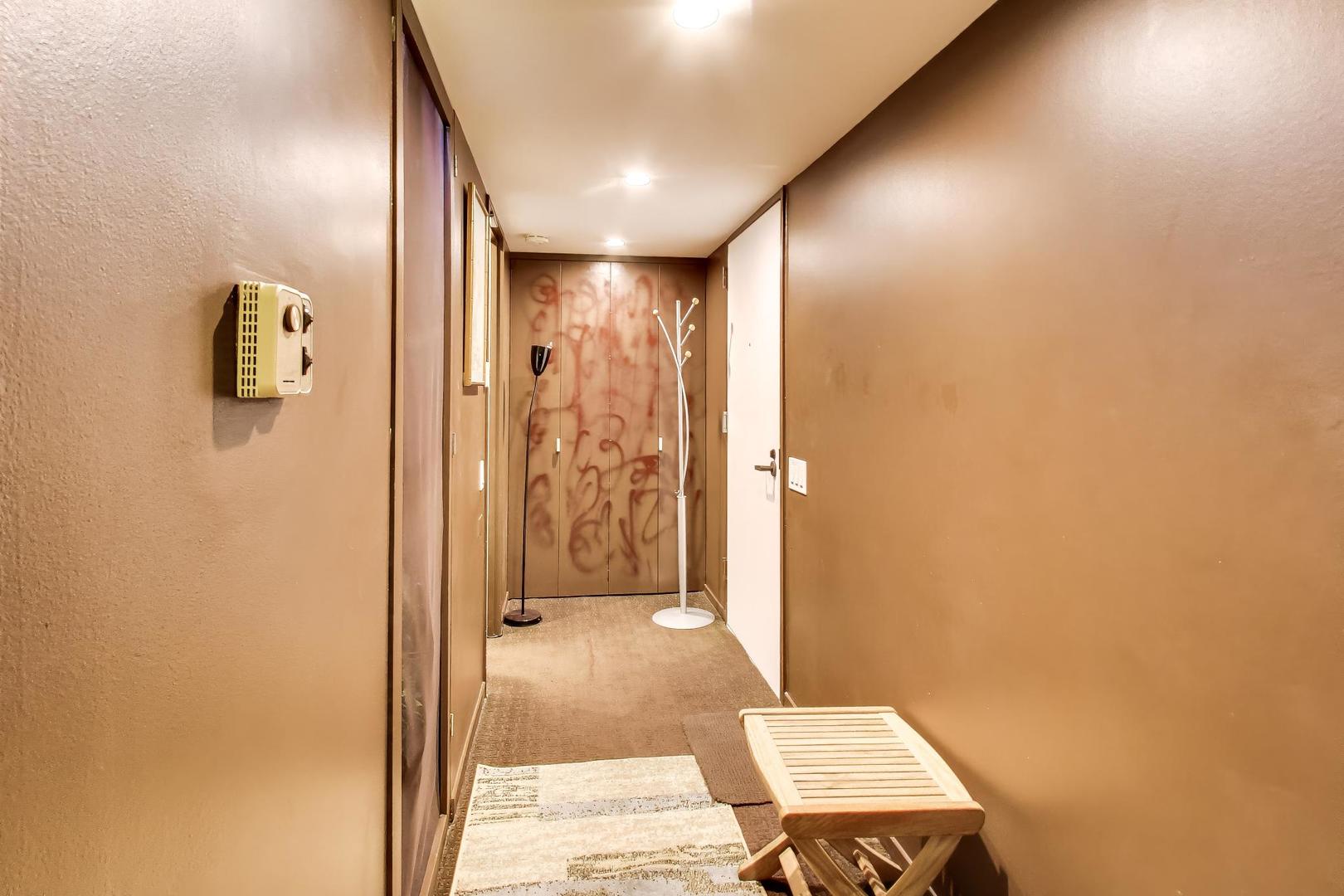 260 East Chestnut Street, Unit 801 Chicago, IL 60611 - Photo 5 of 36