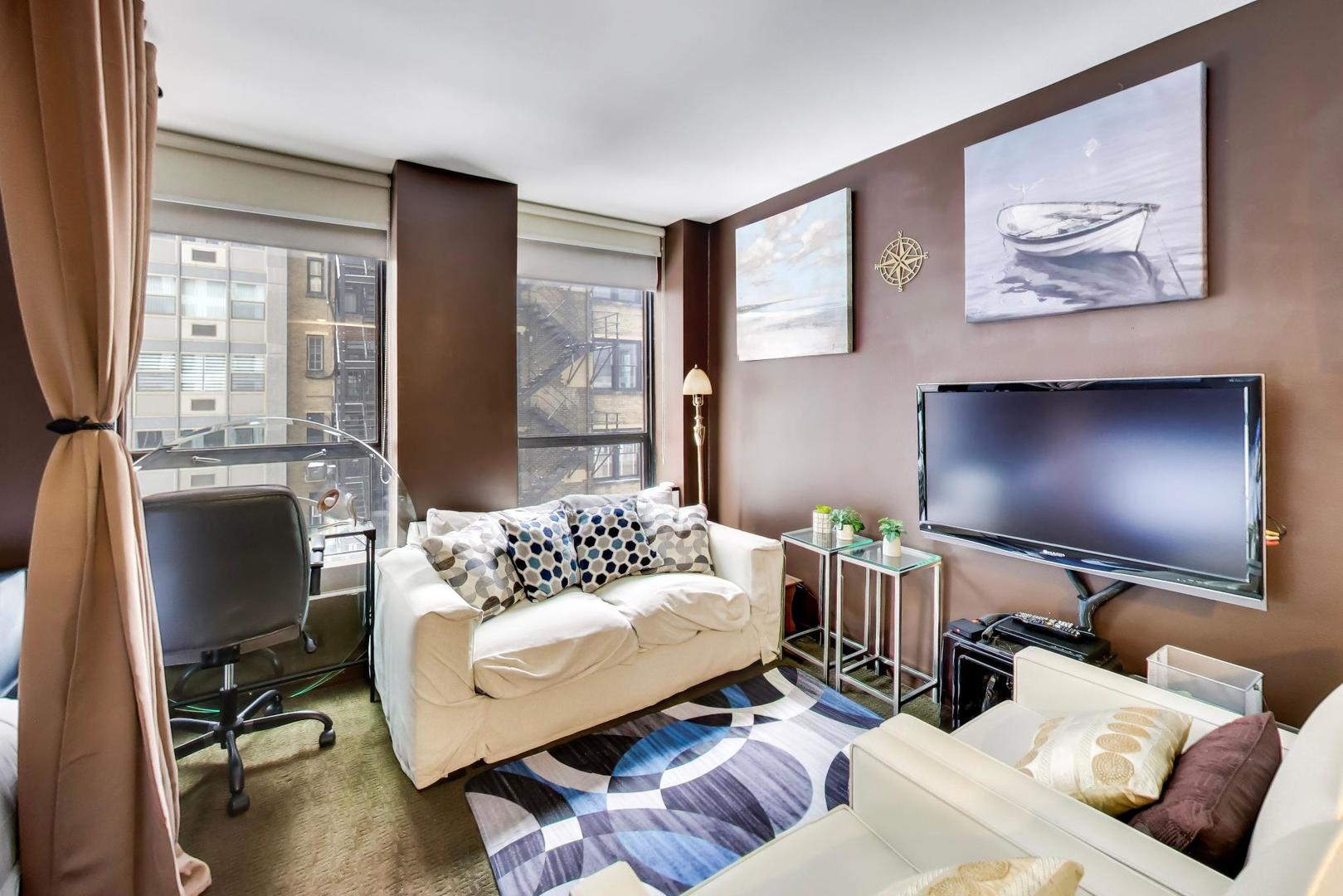 260 East Chestnut Street, Unit 801 Chicago, IL 60611 - Photo 8 of 36