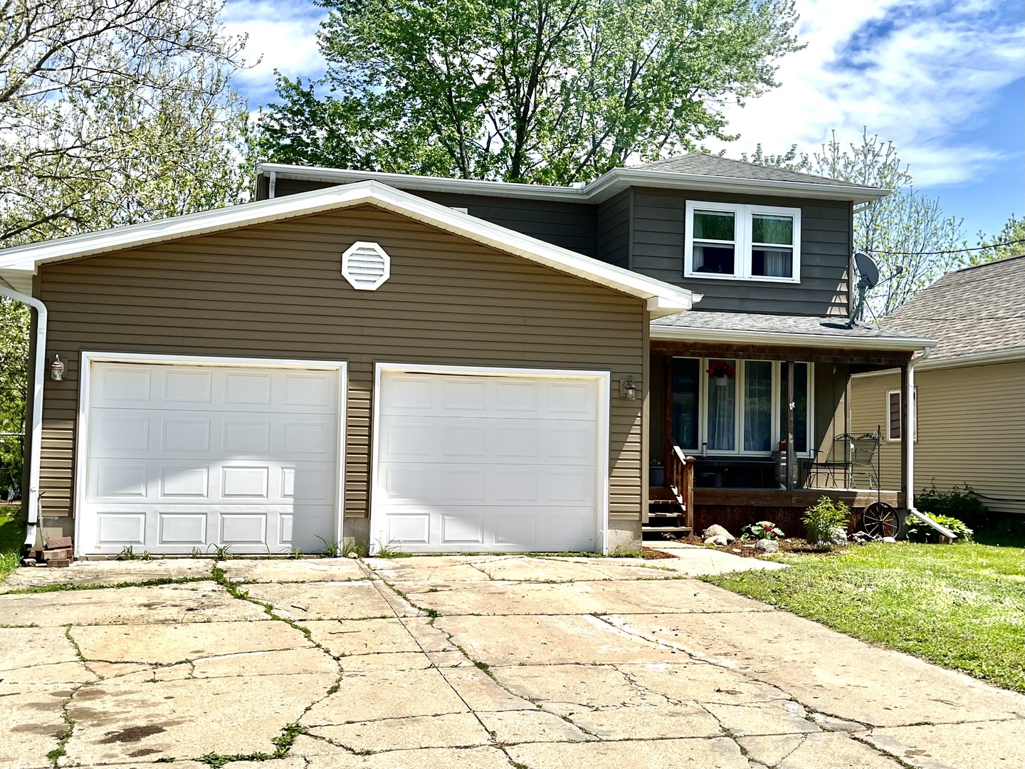 1221 Plain Street Peru, IL 61354 - Photo 2 of 36