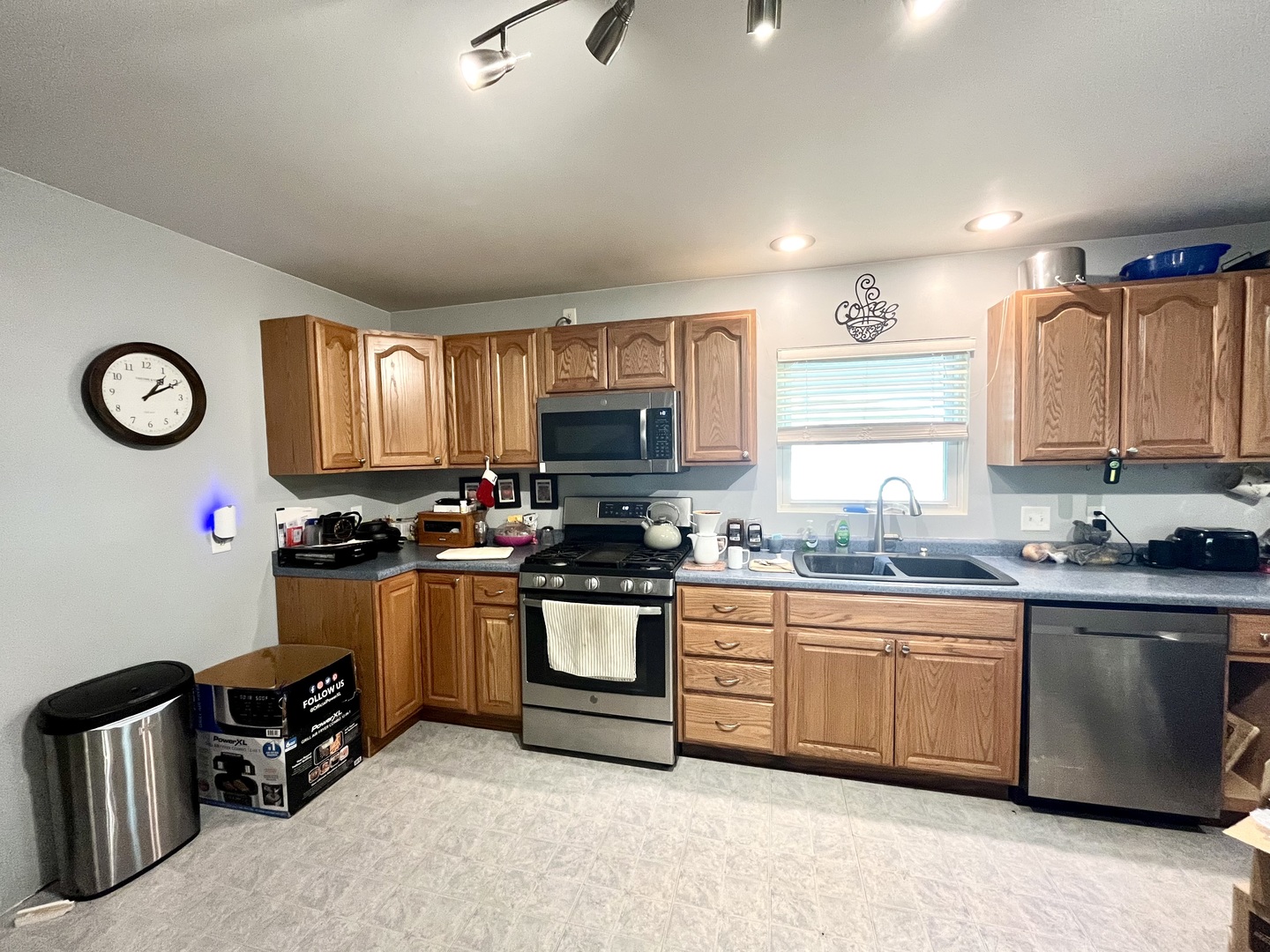 1221 Plain Street Peru, IL 61354 - Photo 8 of 36