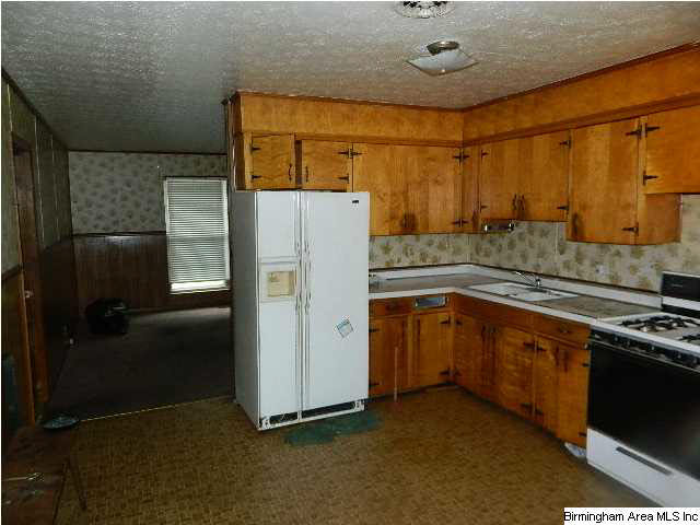 221 Brecon Access Road Talladega, AL 35160 - Photo 7 of 9