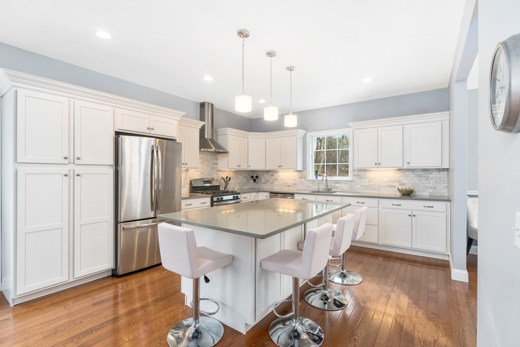 11 Stacey Road Norfolk, MA 02056 - Photo 9 of 30 Gallery Image 9