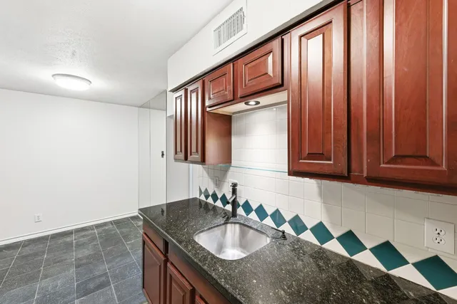 $1,495 | 505 West 7th Street, Unit 106, Austin, TX 78701