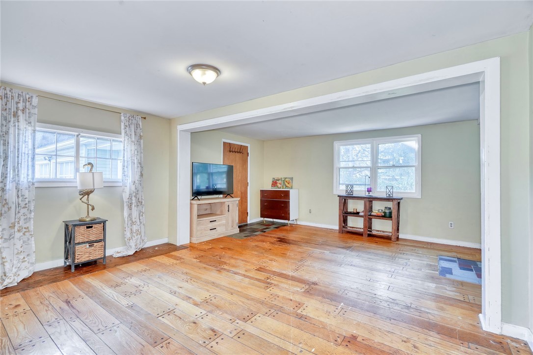 595 Hinchey Road Gates, NY 14624 - Photo 18 of 31