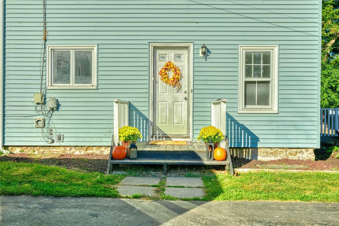 595 Hinchey Road Gates, NY 14624 - Photo 4 of 31