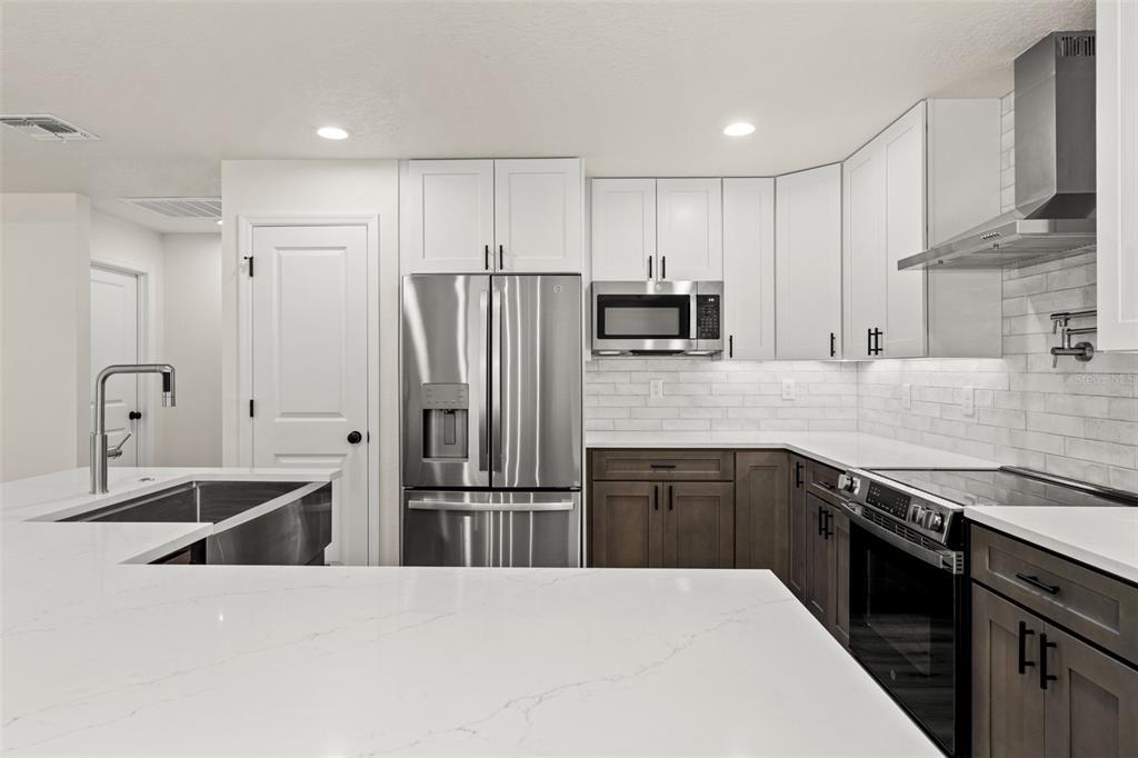 7414 Balsam Street Spring Hill, FL 34606 - Photo 8 of 40