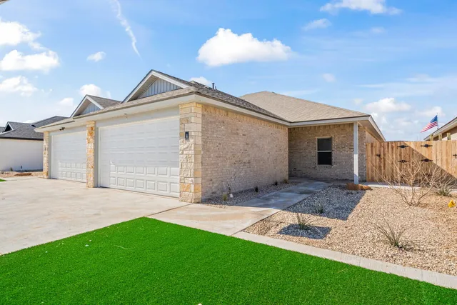 $1,695 | 4104 Trenton Avenue, Lubbock, TX 79407
