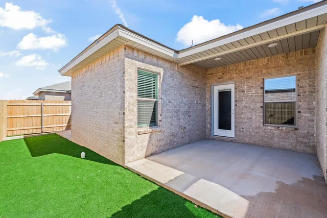 $1,695 | 4104 Trenton Avenue, Lubbock, TX 79407