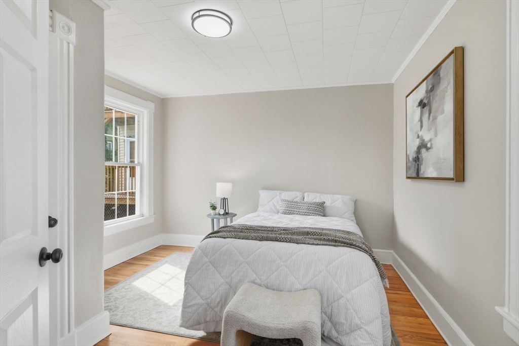 49 Linden Street Holyoke, MA 01040 - Photo 13 of 24