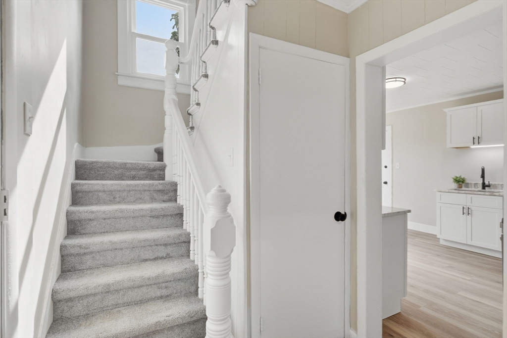 49 Linden Street Holyoke, MA 01040 - Photo 18 of 24