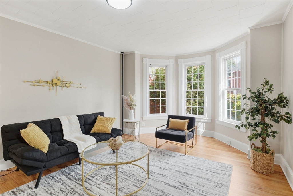 49 Linden Street Holyoke, MA 01040 - Photo 2 of 24