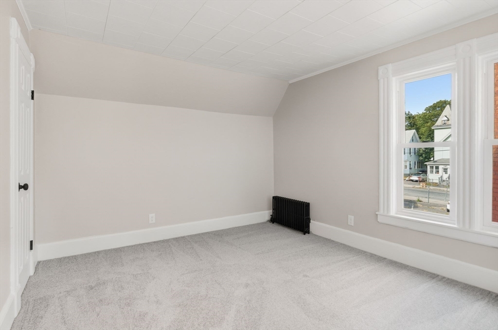 49 Linden Street Holyoke, MA 01040 - Photo 23 of 24