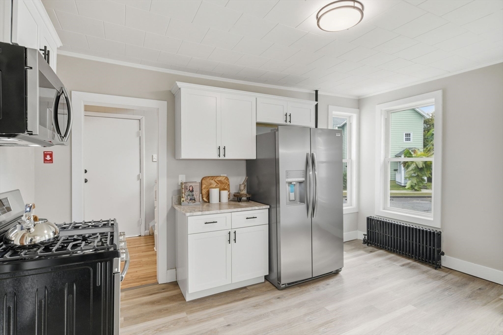 49 Linden Street Holyoke, MA 01040 - Photo 6 of 24