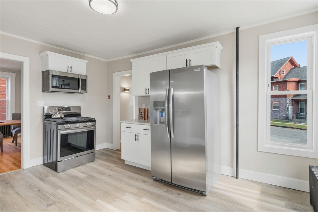 49 Linden Street Holyoke, MA 01040 - Photo 8 of 24