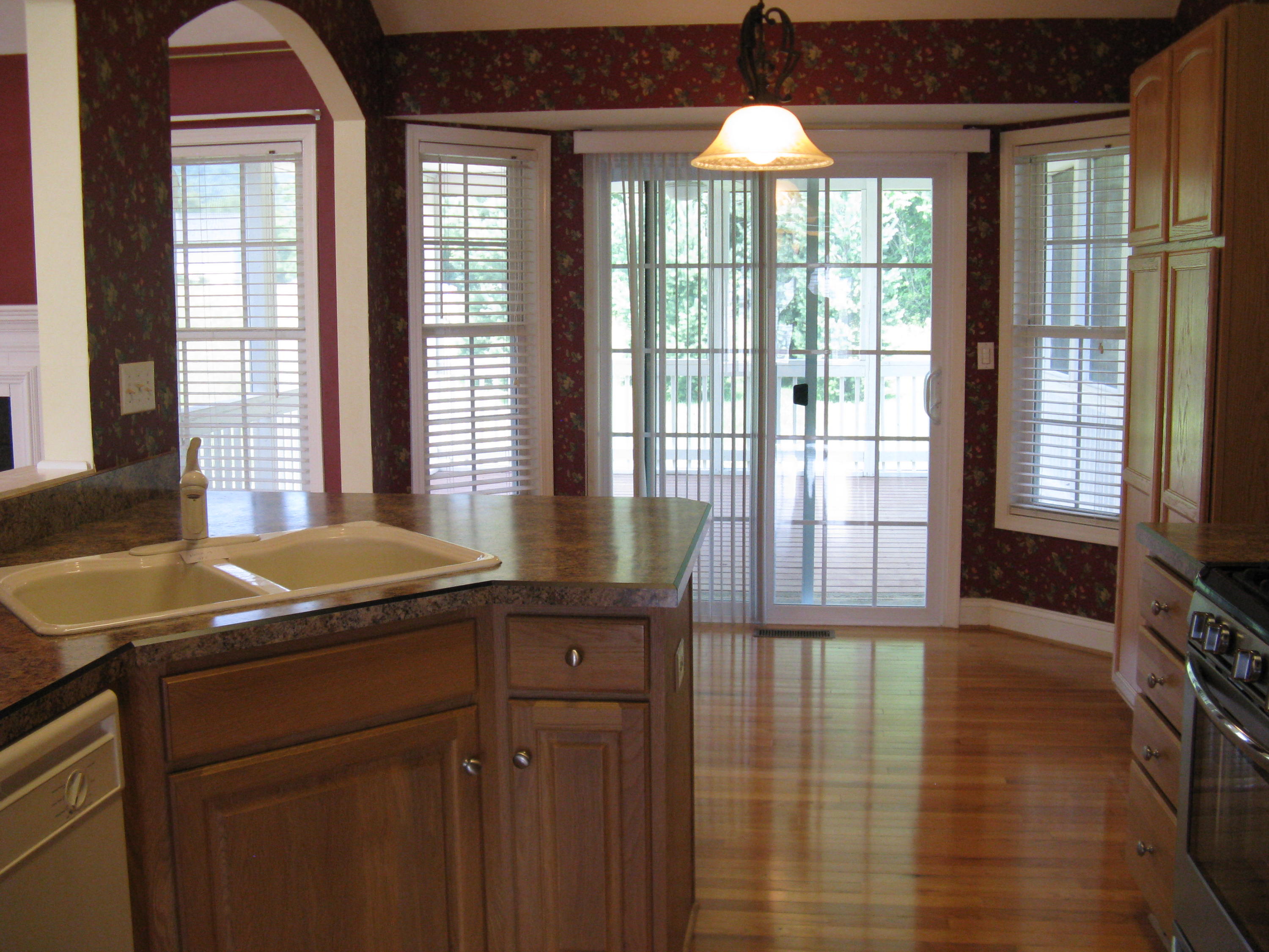 629 Castleridge Road Vinton, VA 24179 - Photo 4 of 19 kitchen