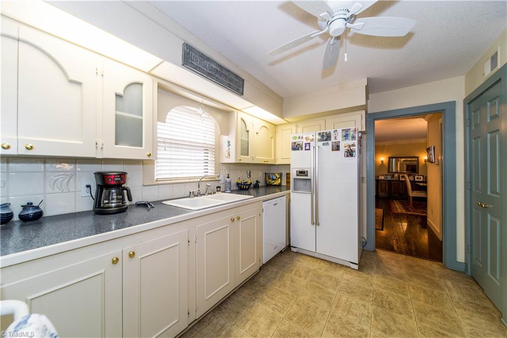 1634 Binkley Farm Road Clemmons, NC 27012 - Photo 12 of 49