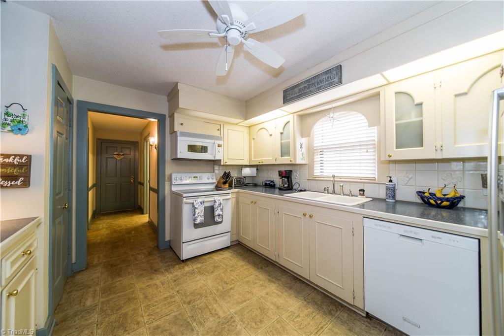 1634 Binkley Farm Road Clemmons, NC 27012 - Photo 13 of 49