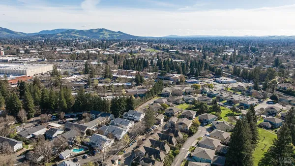 $1,595,000 | 2131 Naomi Place, Santa Rosa, CA 95403