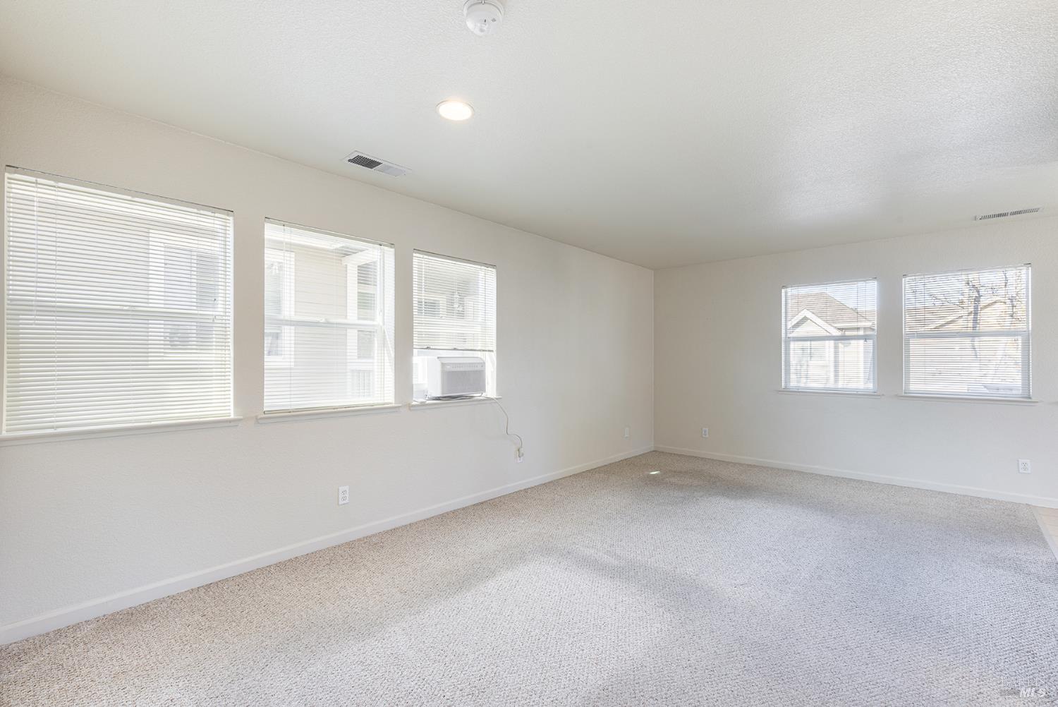 2131 Naomi Place Santa Rosa, CA 95403 - Photo 10 of 24