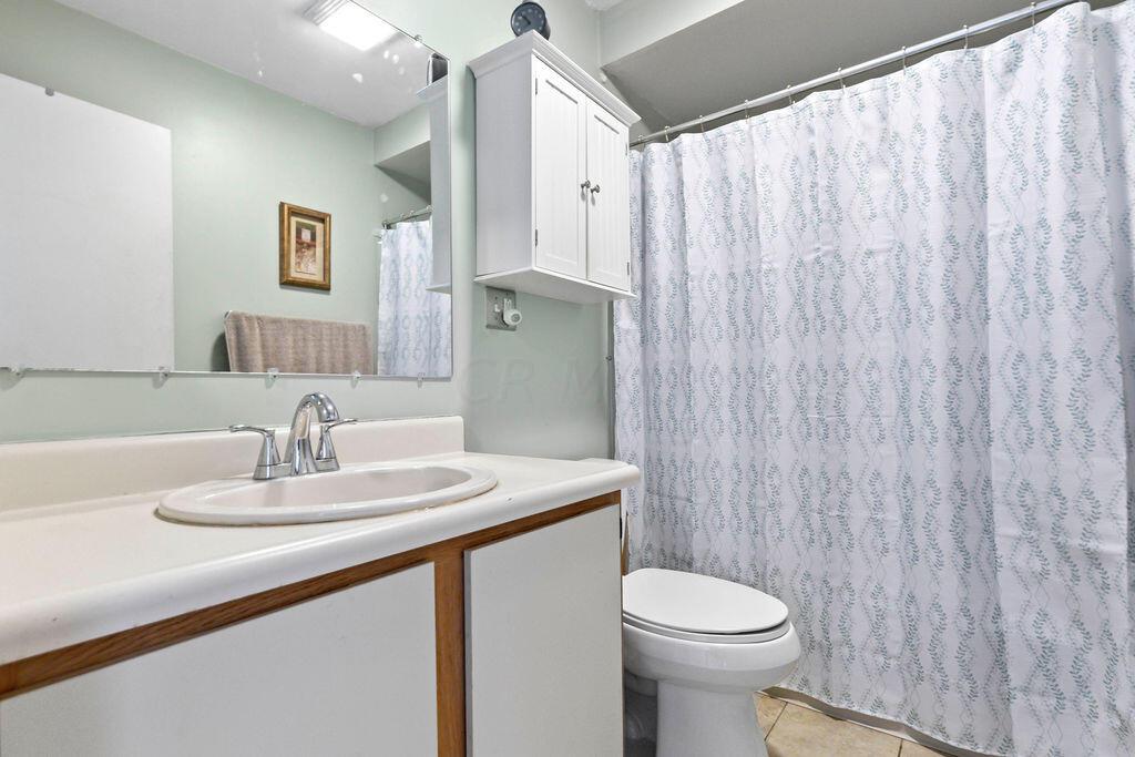 1769 Audrey Road Columbus, OH 43224 - Photo 11 of 32 Full Bath