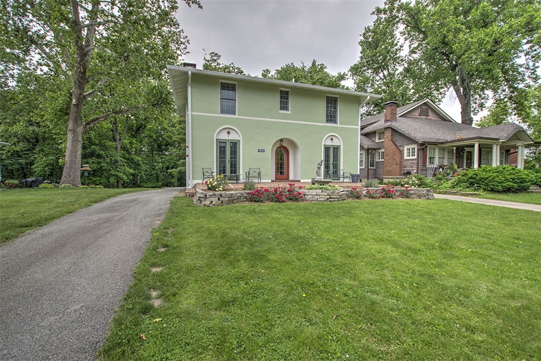 2064 West William Street Decatur, IL 62522 - Photo 2 of 27