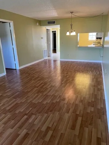 $1,925 | 3823 North Oak Drive, Unit K41, Tampa, FL 33611