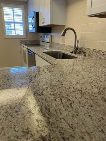 $1,925 | 3823 North Oak Drive, Unit K41, Tampa, FL 33611