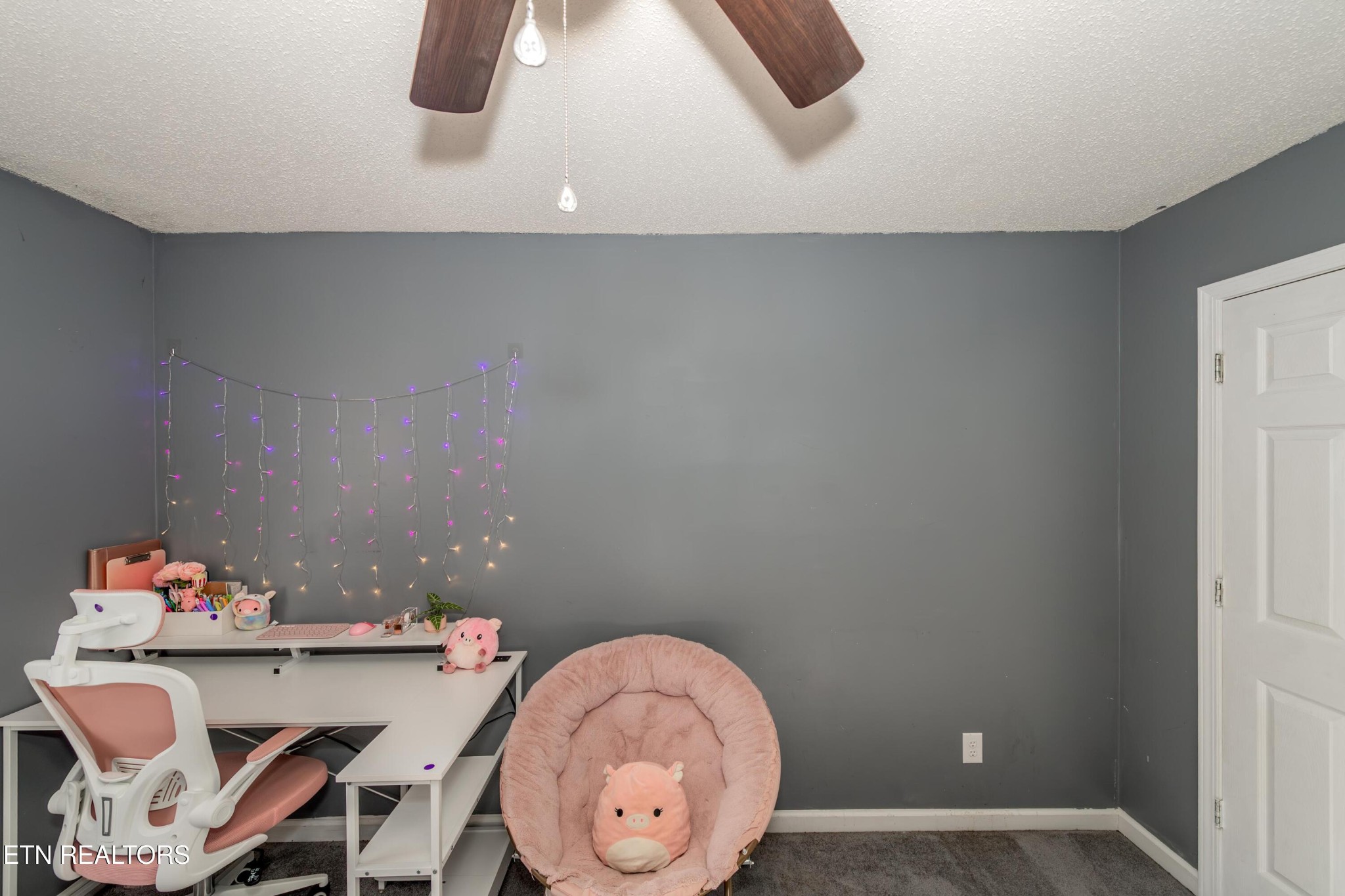 3919 Morganton Road Maryville, TN 37801 - Photo 28 of 29 a workspace with a table chair and a stove