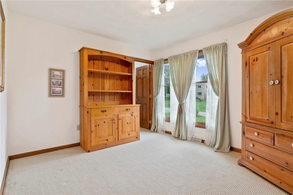 138 Valley Road Eighty Four, PA 15330 - Photo 19 of 33 an empty room with windows and closet