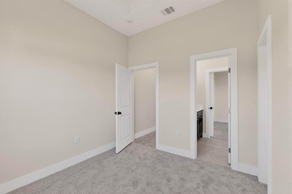 100 Diamond T Ranch Road Trinidad, TX 75163 - Photo 23 of 36 a view of an empty room