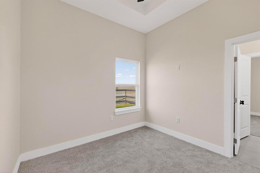 100 Diamond T Ranch Road Trinidad, TX 75163 - Photo 26 of 36 an empty room with a window