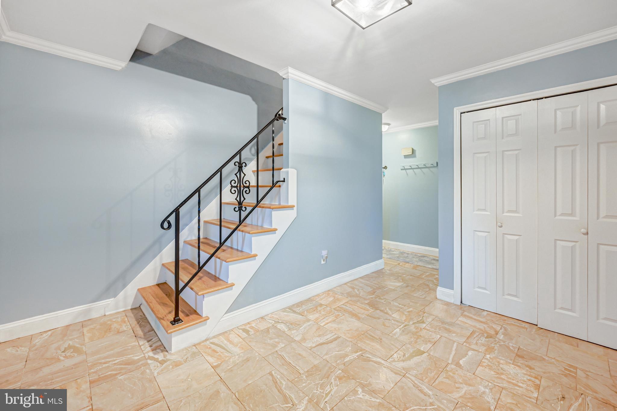 2320 Sutton Road York, PA 17403 - Photo 4 of 57