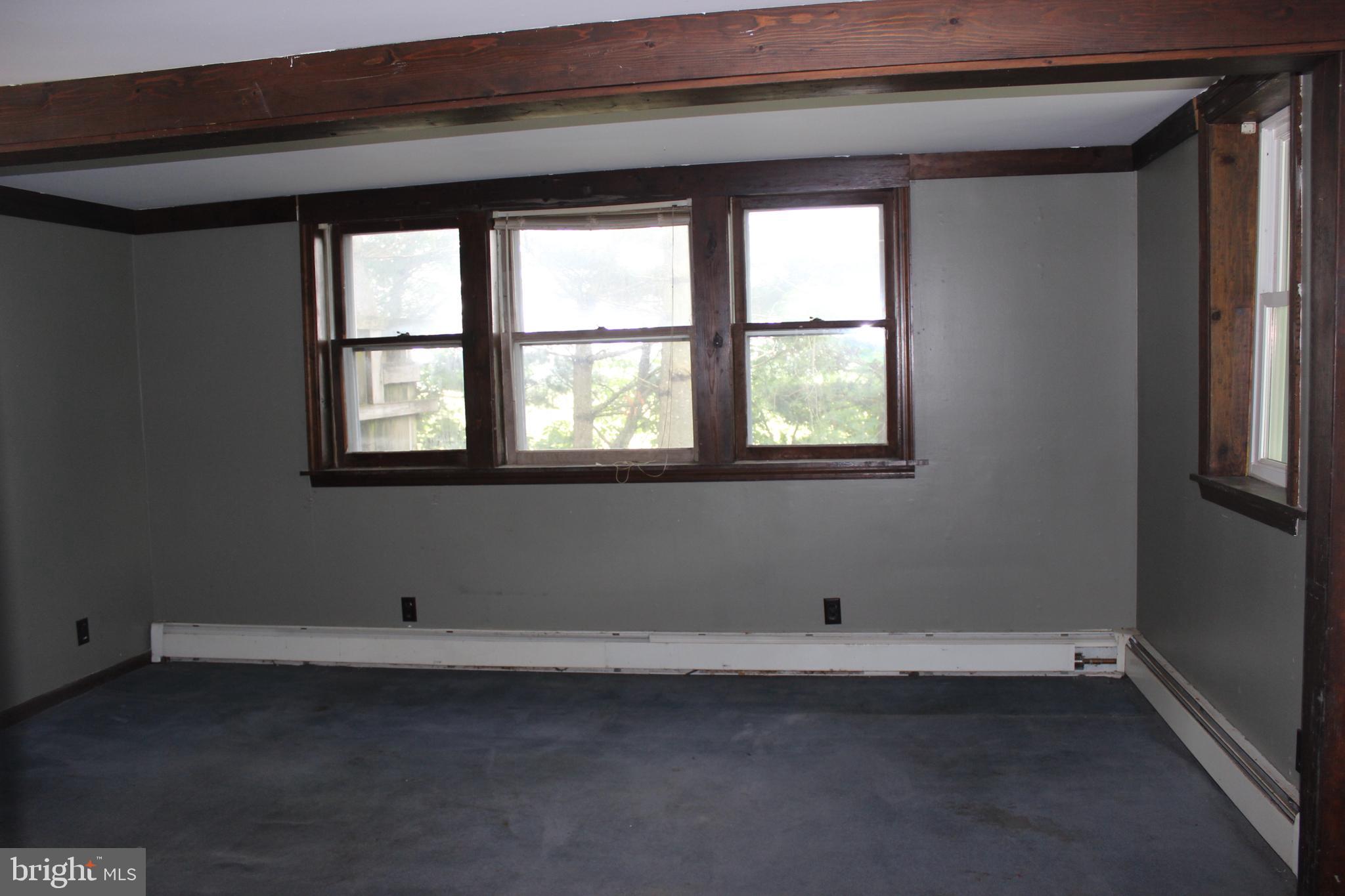 495 Eldridges Hill Road Pilesgrove, NJ 08098 - Photo 12 of 28 Living Room