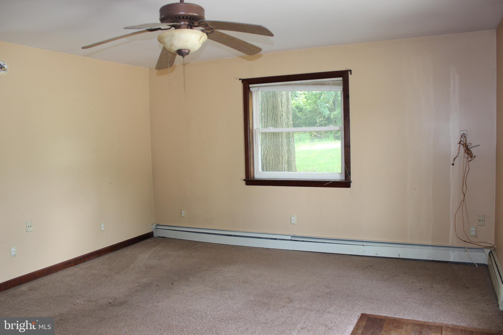 495 Eldridges Hill Road Pilesgrove, NJ 08098 - Photo 4 of 28 Family Room