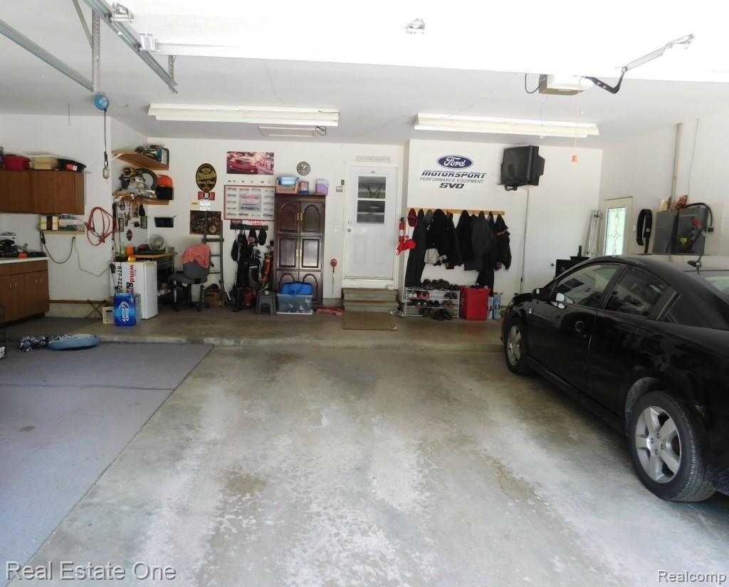 11372 Buno Road Brighton, MI 48114 - Photo 6 of 48 DSCN0141 (2).jpg