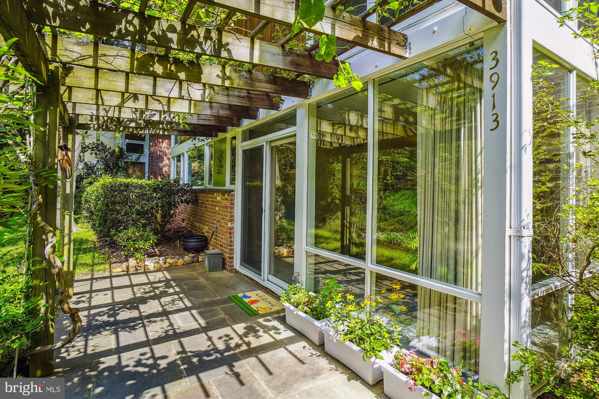 3913 Rickover Road Silver Spring, MD 20902 - Photo 4 of 43 Sliding door from 1st floor to the front patio