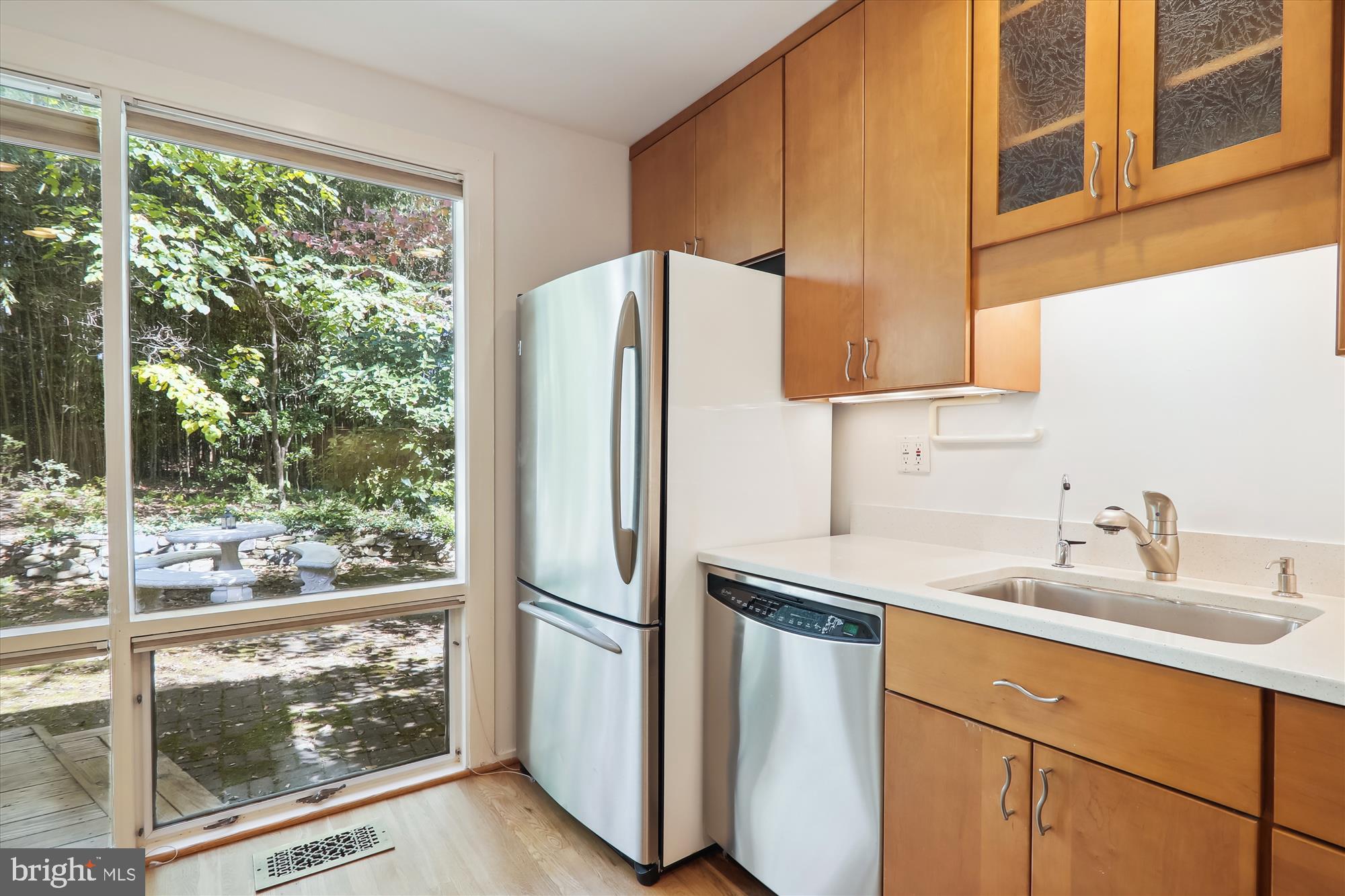 3913 Rickover Road Silver Spring, MD 20902 - Photo 10 of 43 Stainless steel appliances