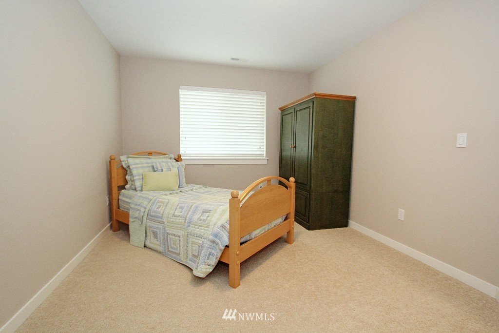 5151 Northeast 7th Place Renton, WA 98059 - Photo 14 of 22