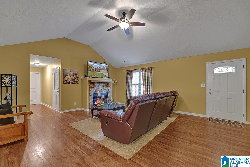 424 Covington Rdg Drive Jacksonville, AL 36265 - Photo 3 of 16