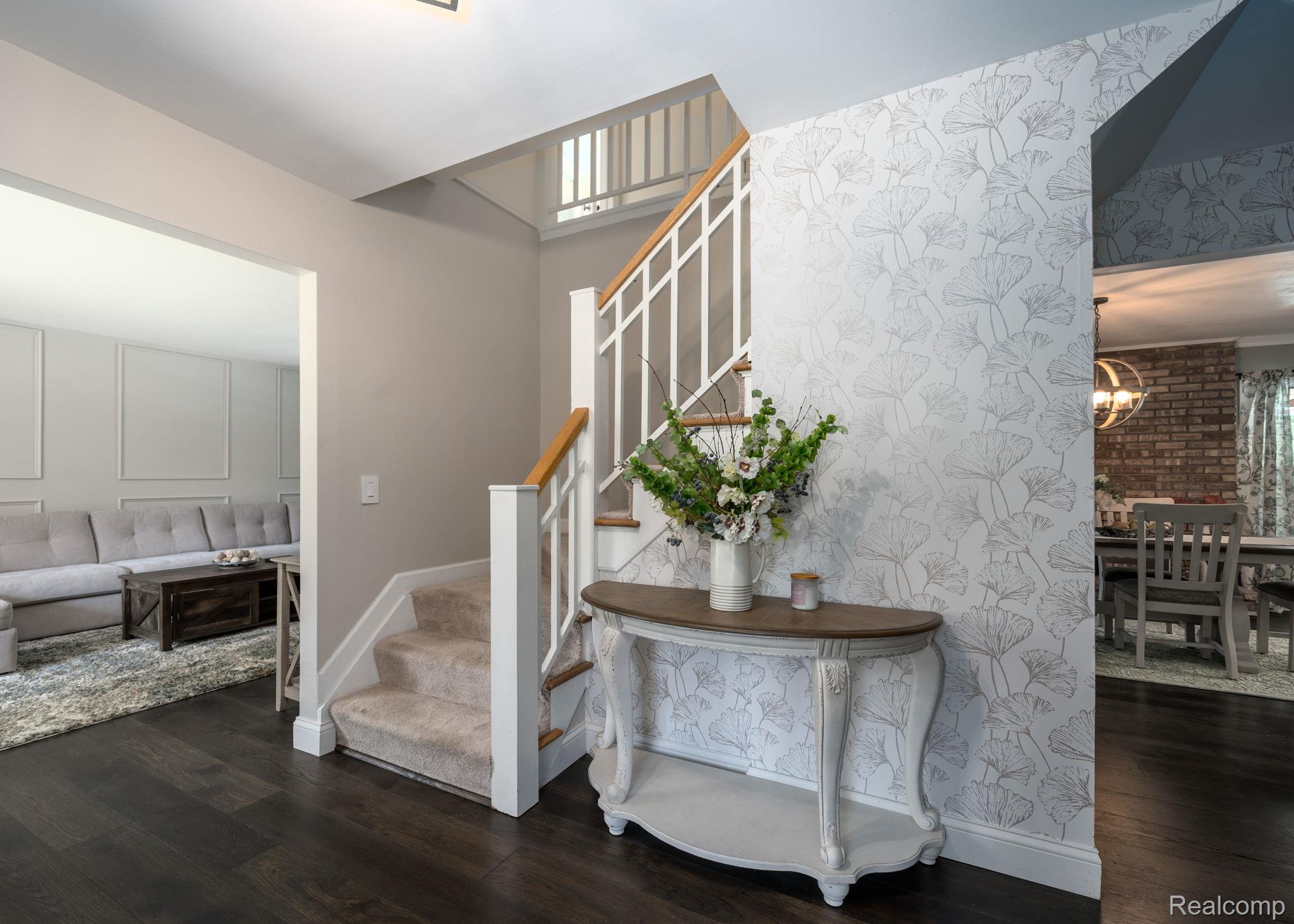 1120 Hackberry Circle Rochester, MI 48309 - Photo 23 of 53 29-web-or-mls-1120 Hackberry Cir-29.jpg