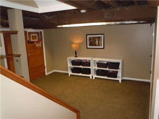 2758 Kent Road Columbus, OH 43221 - Photo 16 of 23