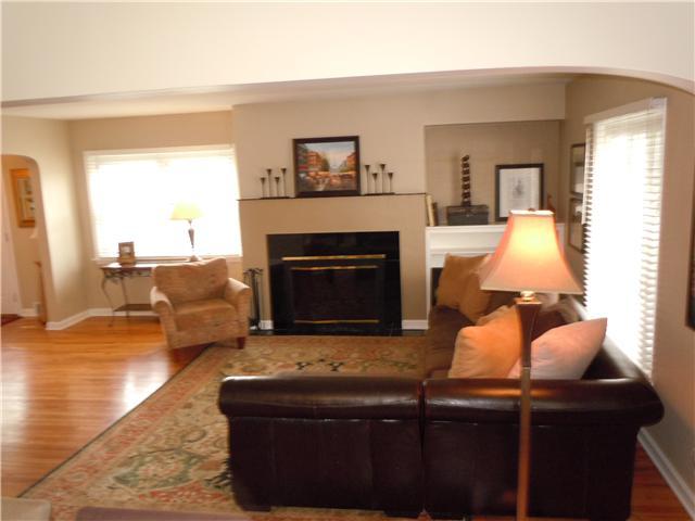 2758 Kent Road Columbus, OH 43221 - Photo 3 of 23