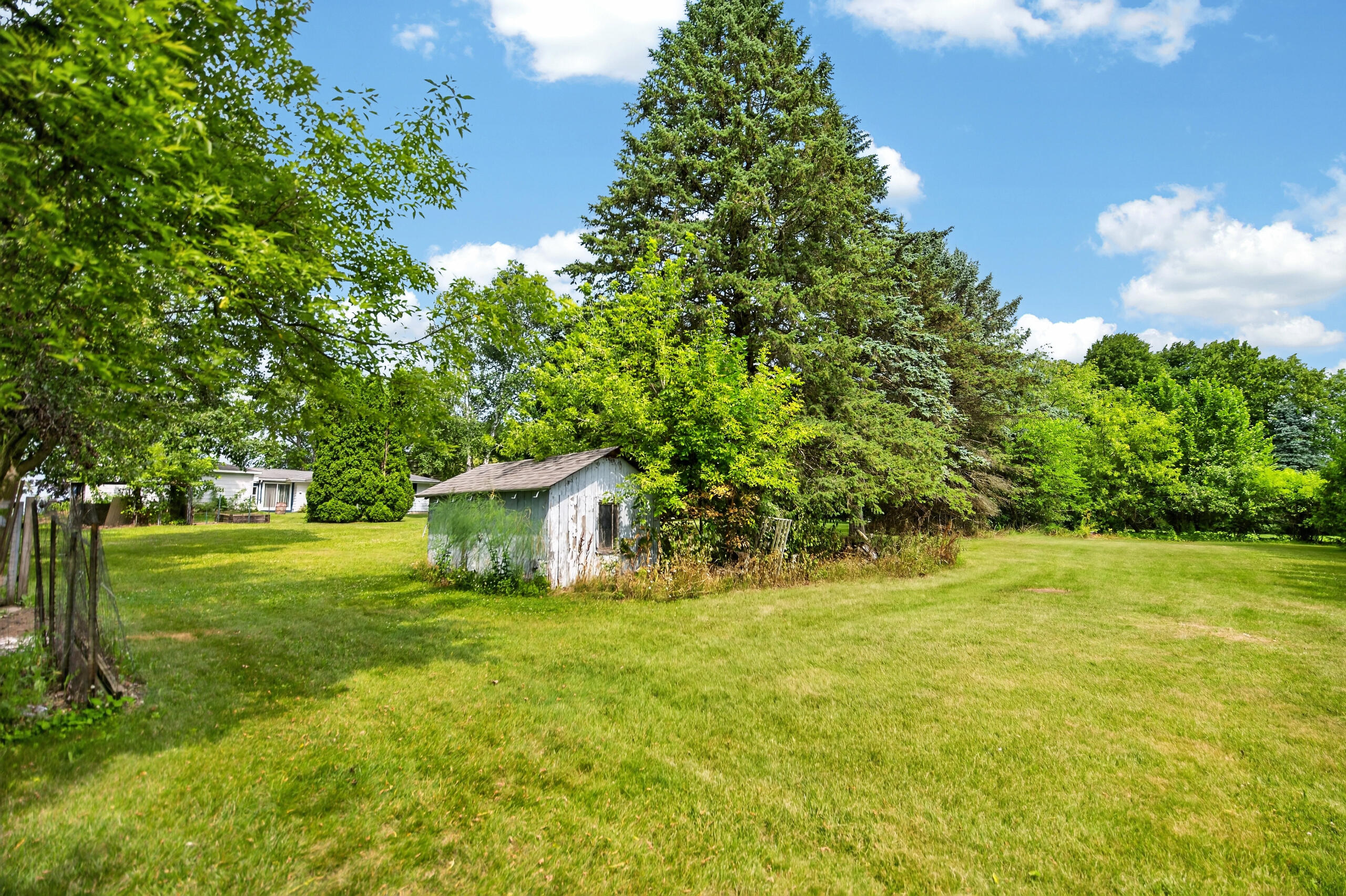 3174 Division Road Jackson, WI 53037 - Photo 38 of 47 Yard
